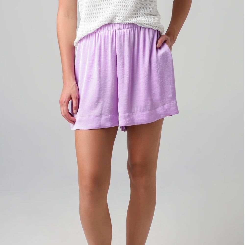 Vince Pleated Satin Lilac Pull On Shorts Purple Size Large